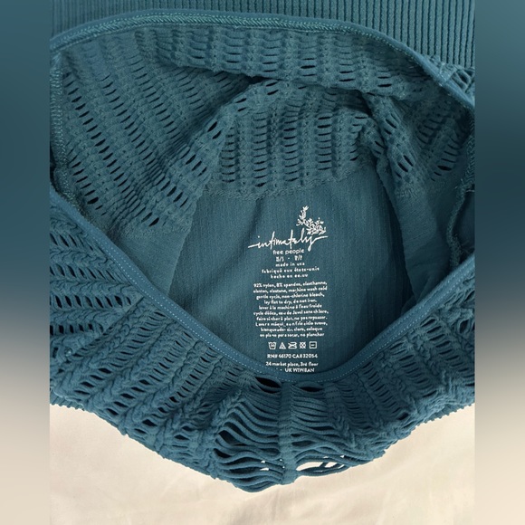 Free people long sleeve top with cut outs - Picture 6 of 6